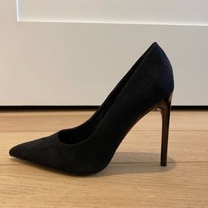 Black Pointed toe Heel